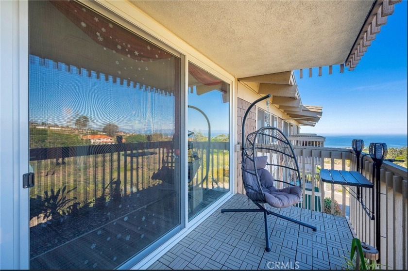 This beautiful one-bedroom condo offers a luxurious retreat in a - Beach Condo for sale in Rancho Palos Verdes, California on Beachhouse.com