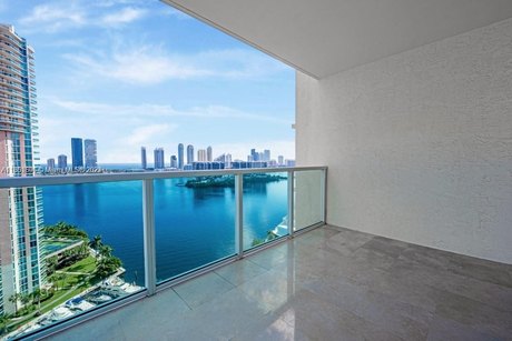 AVENTURA MARINA II desirable corner unit featuring full 3 - Beach Condo for sale in Aventura, Florida on Beachhouse.com