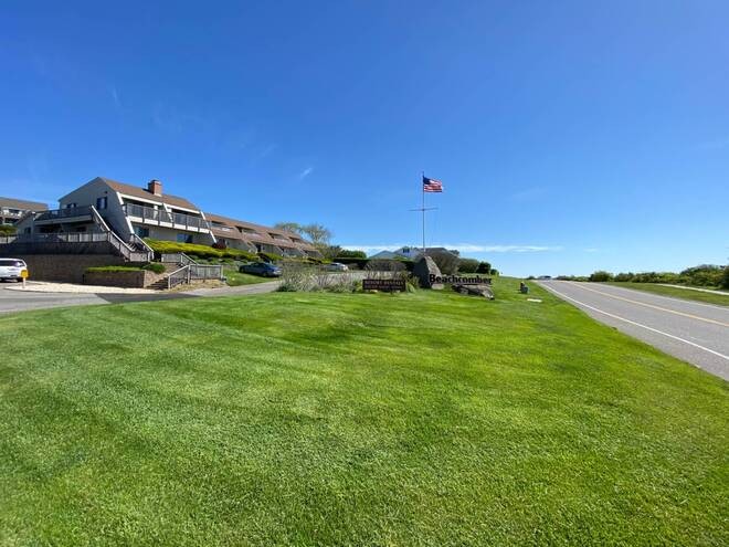 Feel the ocean air and enjoy the resort lifestyle from this - Beach Apartment for sale in Montauk, New York on Beachhouse.com