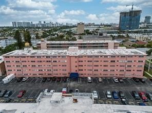ATENTION INVESTORS: OPPORTUNITY OF INSTANT INCOME, IT IS RENTED - Beach Condo for sale in Hallandale Beach, Florida on Beachhouse.com