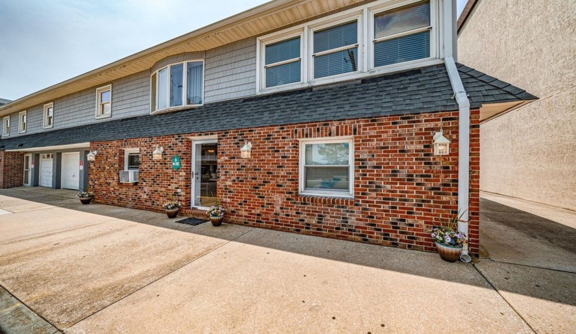 GREAT LOCATION! STEPS TO THE BEACH & PROMENADE, DOWNTOWN - Beach Condo for sale in Sea Isle City, New Jersey on Beachhouse.com