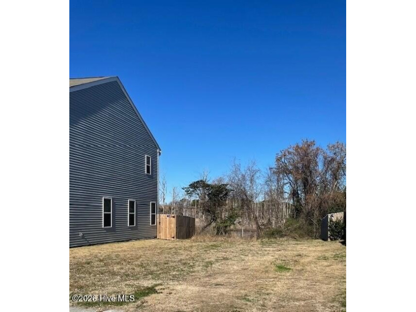 Beautiful building lot that overlooks Smith Creek Parkway and - Beach Lot for sale in Wilmington, North Carolina on Beachhouse.com