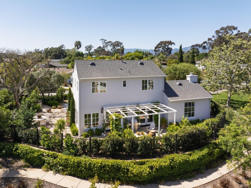 Welcome to Greenwell Acres, a community of 25 luxury homes built - Beach Home for sale in Santa Barbara, California on Beachhouse.com