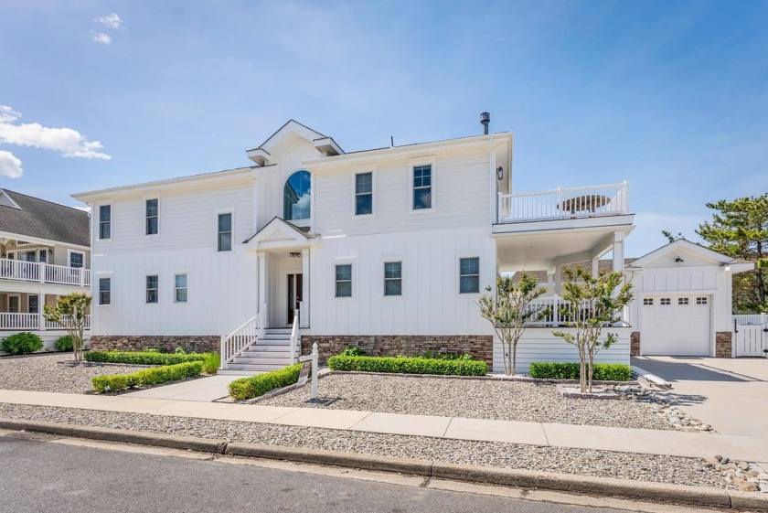 NEWLY RENOVATED!! -  This Custom built four bedroom, three and - Beach Home for sale in Avalon, New Jersey on Beachhouse.com