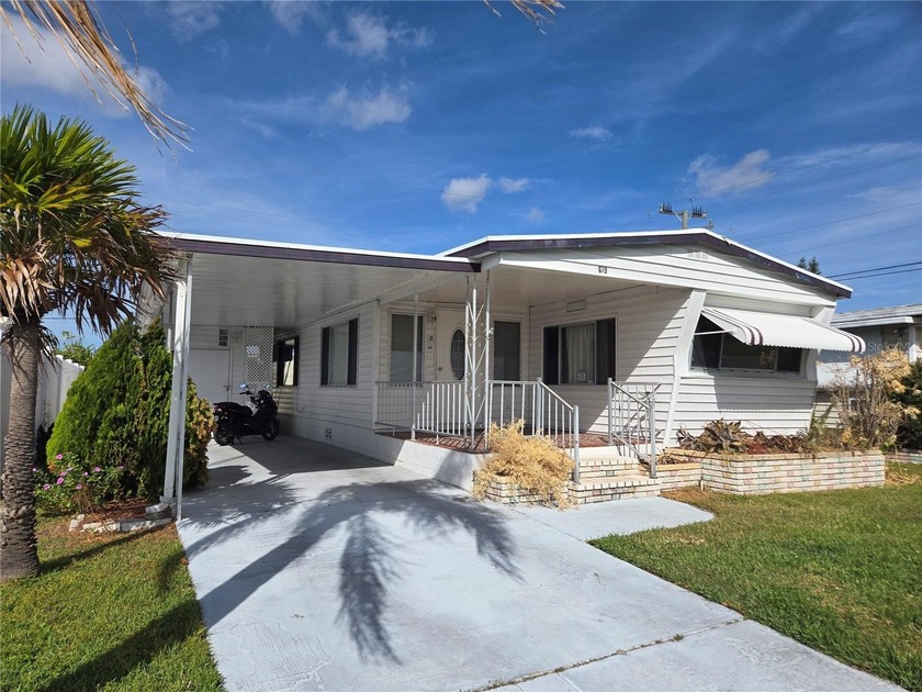 Charming & Well-Maintained Bradenton Home - Fully Furnished - Beach Home for sale in Bradenton, Florida on Beachhouse.com