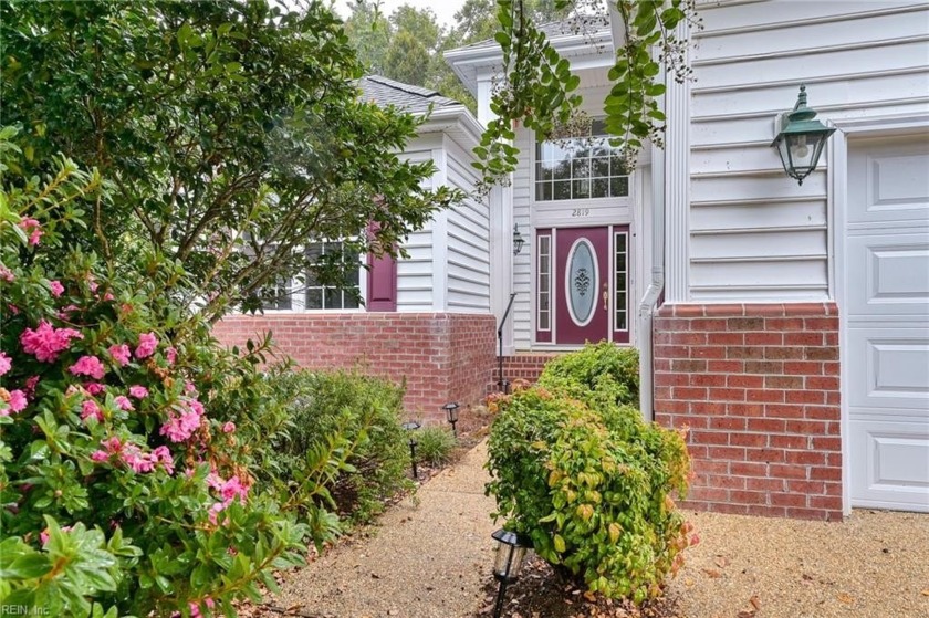 This delightful 3BR, 2 BA one level rancher with an open floor - Beach Home for sale in Williamsburg, Virginia on Beachhouse.com