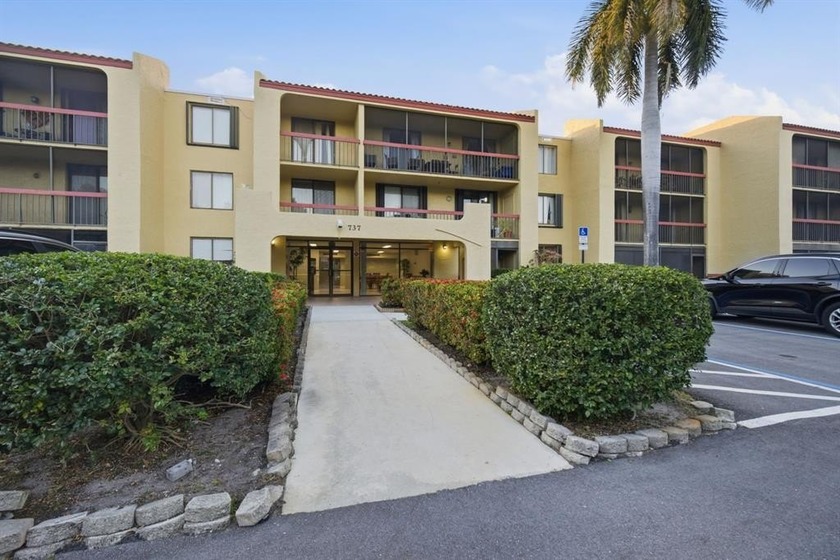 RARELY AVAILABLE 2 BEDROOMS, 2 BATHROOMS WITH A NICE SIZE - Beach Condo for sale in Deerfield Beach, Florida on Beachhouse.com