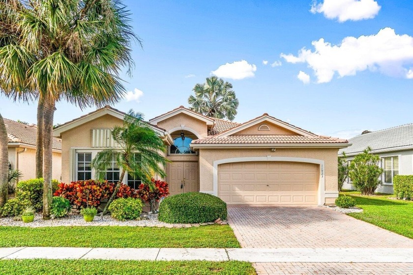 Great opportunity to live in Valencia Lakes with epic western - Beach Home for sale in Boynton Beach, Florida on Beachhouse.com