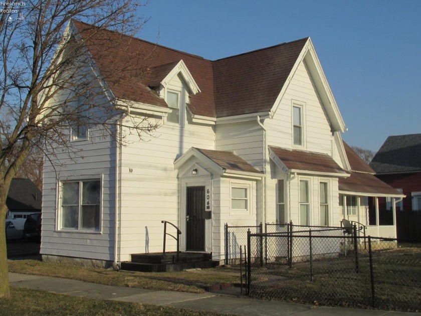 This is a 4 bed, 1.5 bath colonial home in the heart of Sandusky - Beach Home for sale in Sandusky, Ohio on Beachhouse.com
