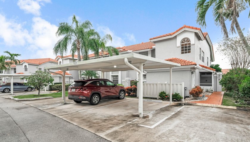 This modern, bright & clean condo offers comfortable living and - Beach Condo for sale in Boynton Beach, Florida on Beachhouse.com