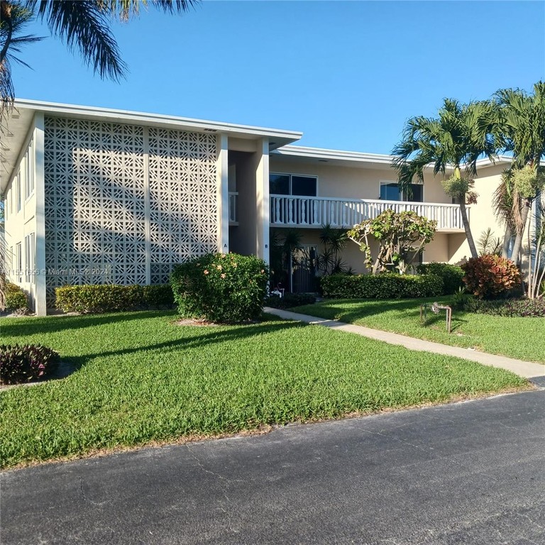 ESTATE IS EAGER TO SELL! LOCATION CLOSE TO CLUBHOUSE & POOL IN - Beach Condo for sale in Boynton Beach, Florida on Beachhouse.com