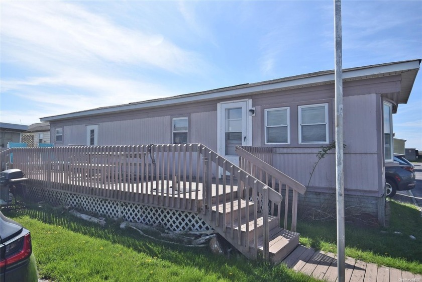 What a fantastic opportunity to own a beach house in Montauk! - Beach Home for sale in Montauk, New York on Beachhouse.com