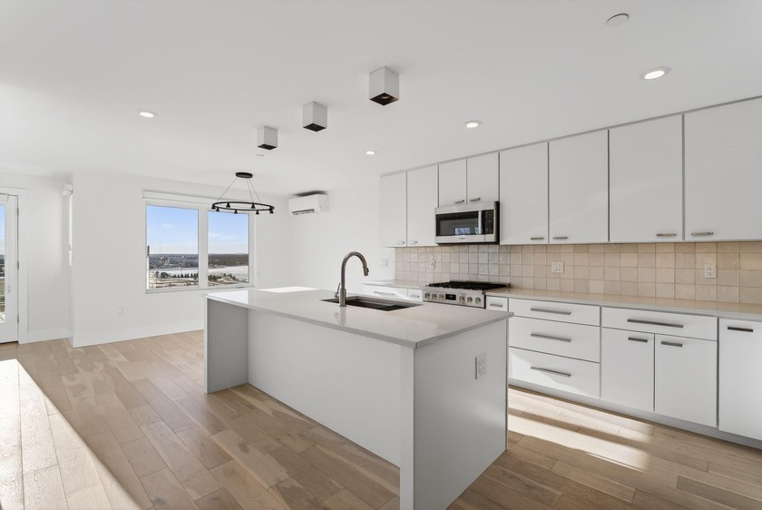 Welcome to this spectacular 1-bedroom, 1.5 bathroom residence - Beach Condo for sale in Portland, Maine on Beachhouse.com