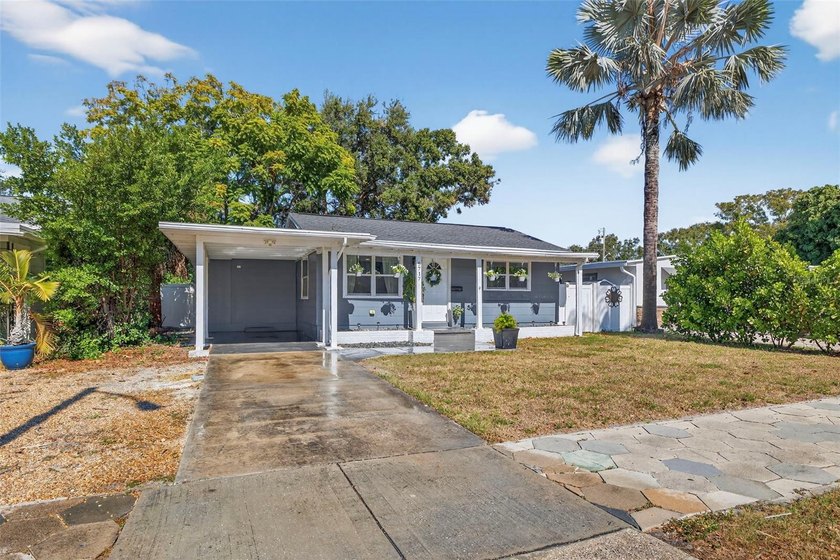 HERE IS YOUR OPPORTUNITY TO OWN A MOVE IN READY HOME IN THE - Beach Home for sale in St. Petersburg, Florida on Beachhouse.com