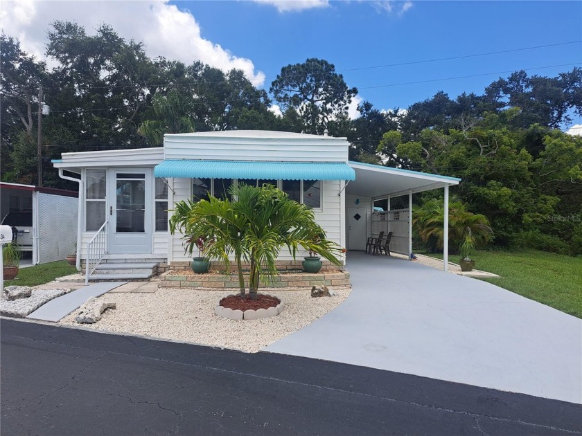 Recently Remodeled. 2 Bedroom/ 2 Full Bathrooms. Meticulously - Beach Home for sale in Clearwater, Florida on Beachhouse.com