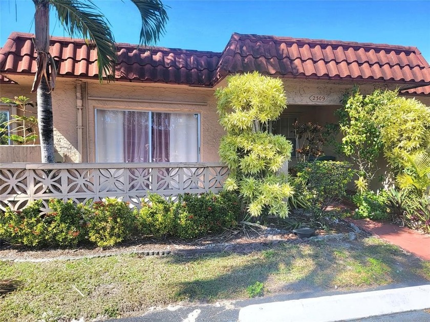 Discover your private oasis in Sunny Florida. 2/2 Villa with 2 - Beach Condo for sale in North Lauderdale, Florida on Beachhouse.com