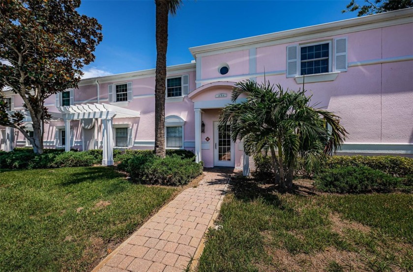 Waterfront 2 bedroom with an open kitchen & large living room - Beach Condo for sale in St. Petersburg, Florida on Beachhouse.com