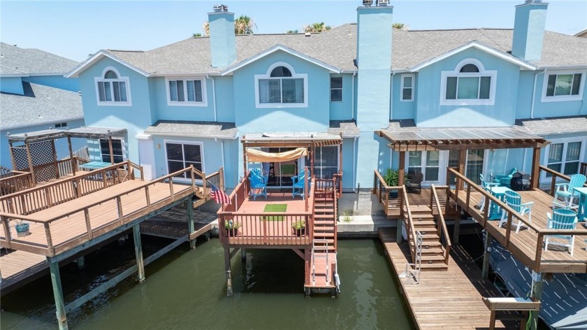 PRICED TO SELL !! This stunning Waterfront Townhome is - Beach Townhome/Townhouse for sale in Corpus Christi, Texas on Beachhouse.com