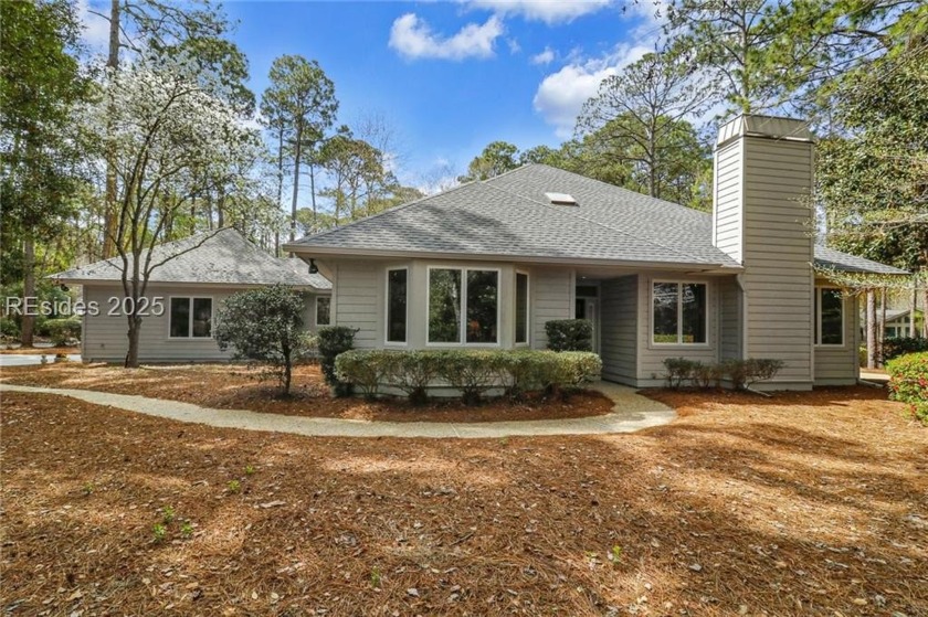 Stylish  sunlit lagoon-view retreat in Hilton Head Plantation! - Beach Home for sale in Hilton Head Island, South Carolina on Beachhouse.com