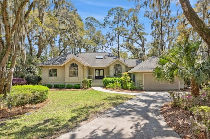 Single-level living on quiet street in world-famous Sea Pines - Beach Home for sale in Hilton Head Island, South Carolina on Beachhouse.com