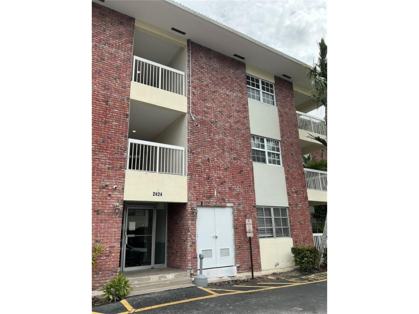 Great location east of the INTRACOASTAL WATERWAYS and across the - Beach Condo for sale in Fort Lauderdale, Florida on Beachhouse.com