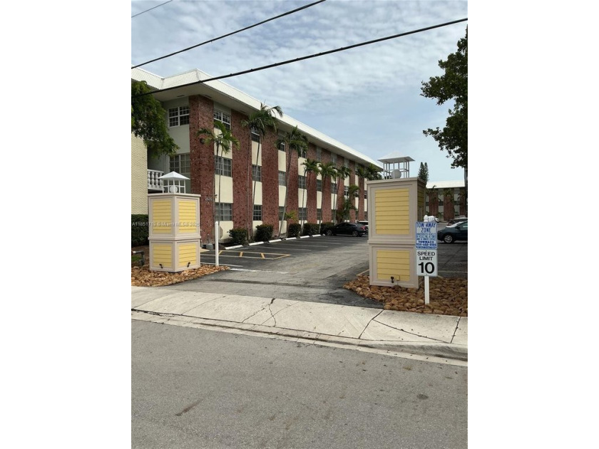 Prime location surrounded by multi million dollar homes and - Beach Condo for sale in Fort Lauderdale, Florida on Beachhouse.com