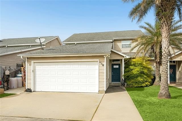 Experience the waterfront lifestyle at its best with quick and - Beach Townhome/Townhouse for sale in Slidell, Louisiana on Beachhouse.com