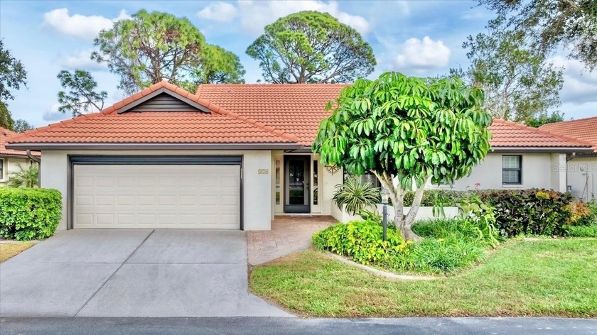 HIDDEN QUIET GEM! Why? Because LAUREL HOLLOW is a GATED - Beach Home for sale in Nokomis, Florida on Beachhouse.com