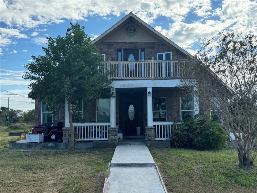 Great home in Holiday Beach West, home sits on 2 5000 sq ft lots - Beach Home for sale in Rockport, Texas on Beachhouse.com