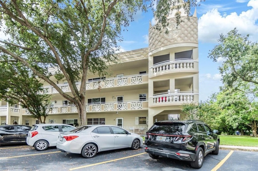 Under contract-accepting backup offers. Welcome to this spacious - Beach Condo for sale in Clearwater, Florida on Beachhouse.com