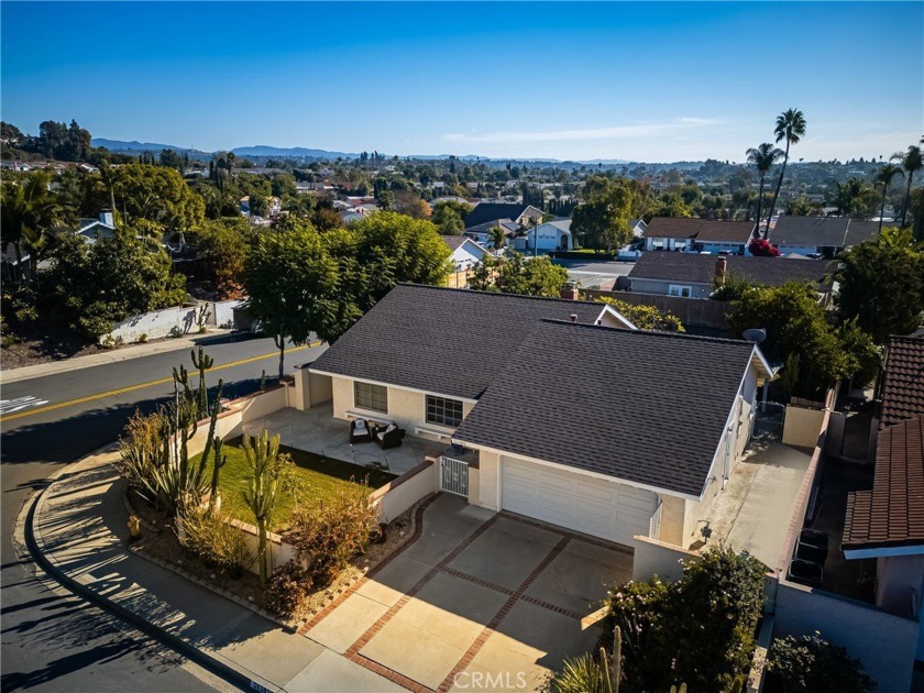 Welcome to a property that combines modern upgrades, thoughtful - Beach Home for sale in Mission Viejo, California on Beachhouse.com