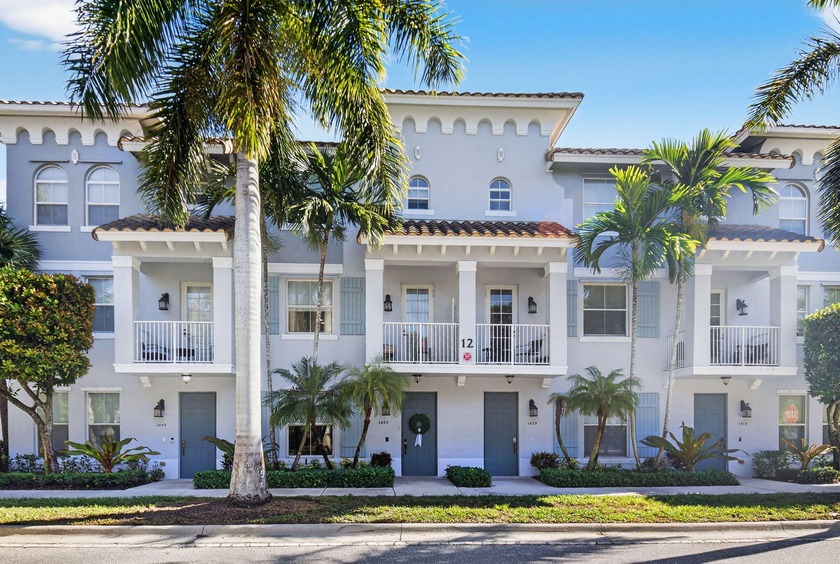 Welcome to this charming 3-story townhome, perfect for modern - Beach Townhome/Townhouse for sale in Boynton Beach, Florida on Beachhouse.com