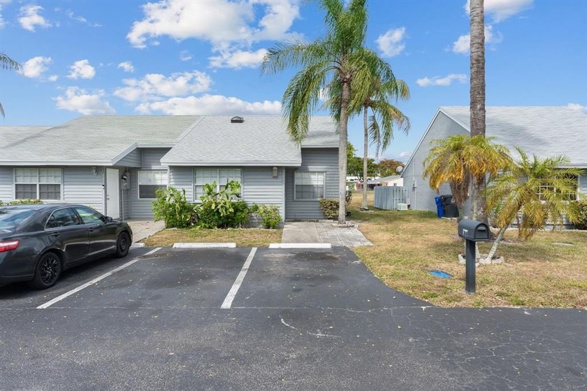 Charming 2-bedroom, 2-bath townhome in North Lauderdale - Beach Townhome/Townhouse for sale in Pompano Beach, Florida on Beachhouse.com