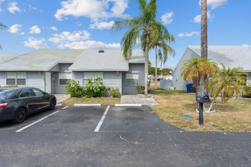 Charming 2-bedroom, 2-bath townhome in North Lauderdale - Beach Townhome/Townhouse for sale in Pompano Beach, Florida on Beachhouse.com