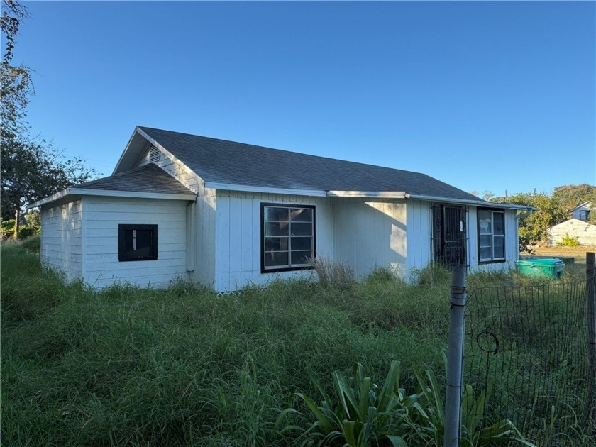 Great Investment property!! Minutes to schools, shopping and - Beach Townhome/Townhouse for sale in Aransas Pass, Texas on Beachhouse.com