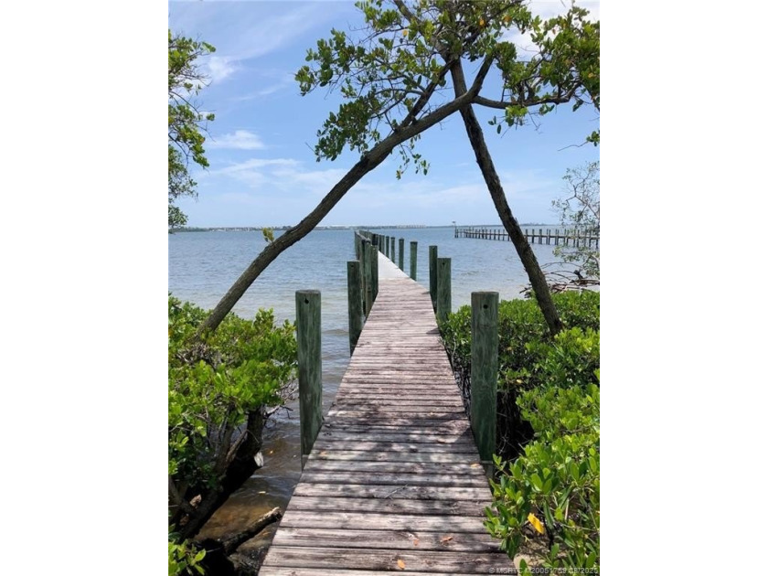 Now available, a fantastic oversized lot in south Sewalls Point - Beach Lot for sale in Sewalls Point, Florida on Beachhouse.com