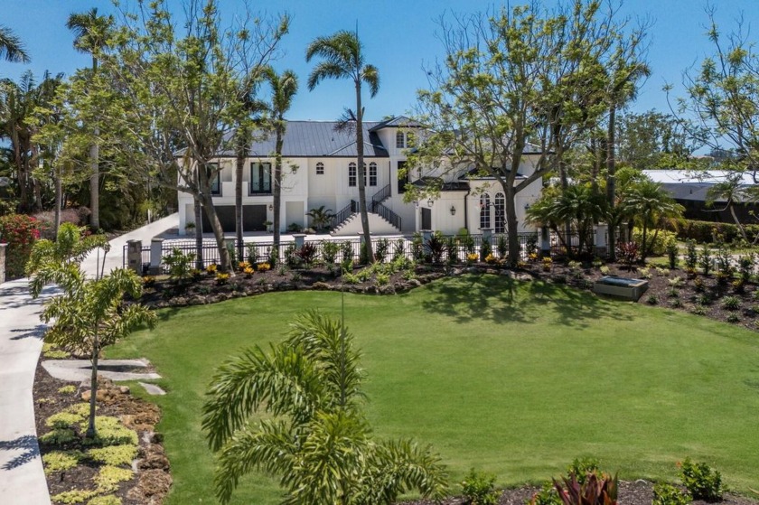 A MASTERPIECE OF LUXURY AND DESIGN! EXQUISITE TROPICAL - Beach Home for sale in Bradenton, Florida on Beachhouse.com