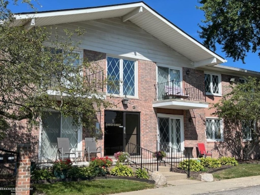 Attractive Condo in the heart of Shelby with covered Balcony - Beach Condo for sale in Shelby, Michigan on Beachhouse.com