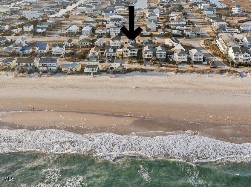 The Atlantic takes center stage at 2015 N Shore. Walls of - Beach Townhome/Townhouse for sale in Surf City, North Carolina on Beachhouse.com