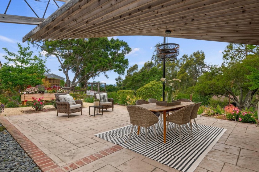 On approx 3/4 acre in the sought-after Concha Loma neighborhood - Beach Home for sale in Carpinteria, California on Beachhouse.com