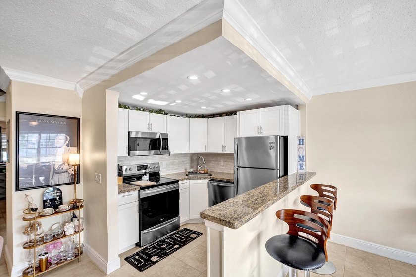 Ready to move in, turn-key condo East of US1. Open and bright - Beach Condo for sale in Fort Lauderdale, Florida on Beachhouse.com