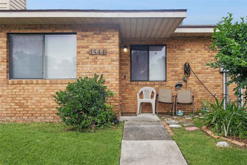 1544 Franklin Circle is a charming 3-bedroom, 2-bathroom home - Beach Townhome/Townhouse for sale in Daytona Beach, Florida on Beachhouse.com