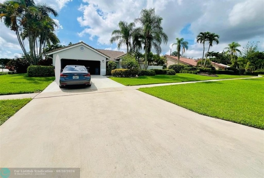 CURB APPEAL, PRIVACY  TRANQUILITY describe this lovely home.   A - Beach Home for sale in Boca Raton, Florida on Beachhouse.com