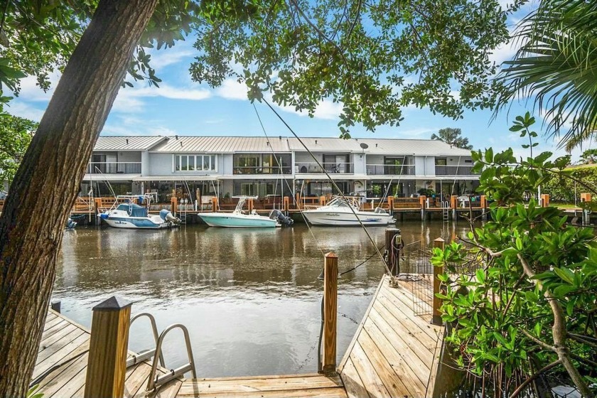 Prepare to be wowed by this exquisite 2/2.5 townhouse located in - Beach Townhome/Townhouse for sale in Boynton Beach, Florida on Beachhouse.com