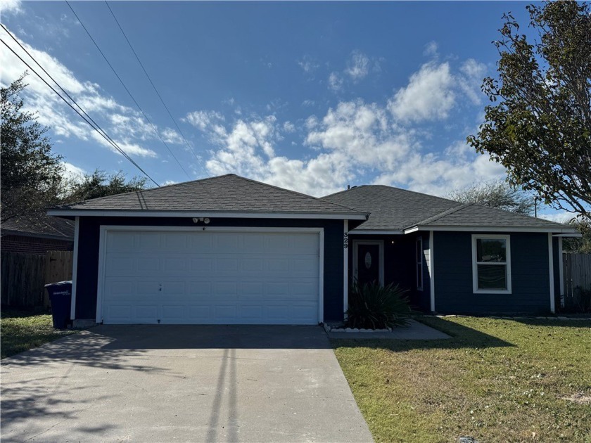 This beautifully remodeled 3-bedroom, 2-bathroom home with a - Beach Home for sale in Corpus Christi, Texas on Beachhouse.com