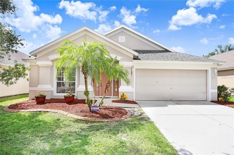 Welcome to your dream home in South Cove at Summerfield! This - Beach Home for sale in Riverview, Florida on Beachhouse.com