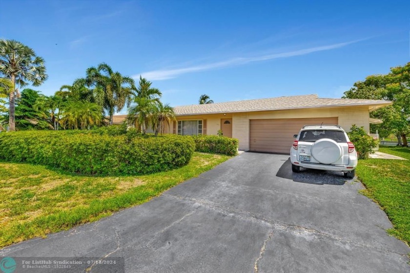 Wow--This is the one you have been waiting for! 3 true bedrooms - Beach Home for sale in Tamarac, Florida on Beachhouse.com