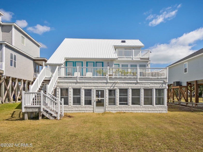 Welcome to 9033 9th Street on the highly desired canal streets - Beach Home for sale in Surf City, North Carolina on Beachhouse.com
