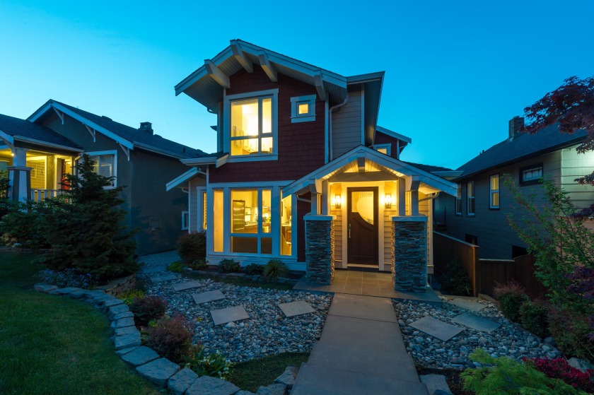 STUNNING custom built craftsman w/ water & mountain views on - Beach Home for sale in Vancouver,  on Beachhouse.com
