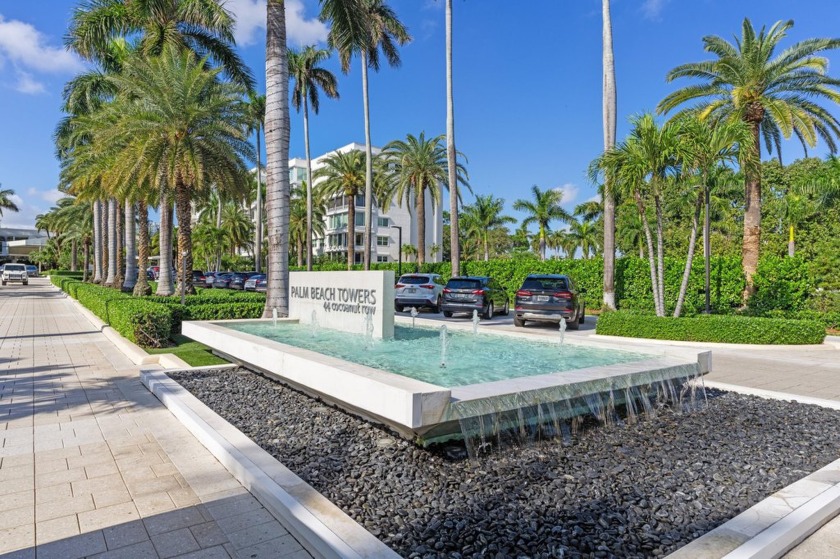 Experience nearly 2,300+ SF of interconnected commercial or - Beach Commercial for sale in Palm Beach, Florida on Beachhouse.com